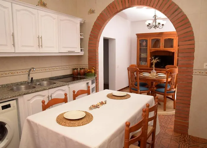 Hébergement de vacances Casa Manria En Conil Con Piscina, Hasta 6 Personas *